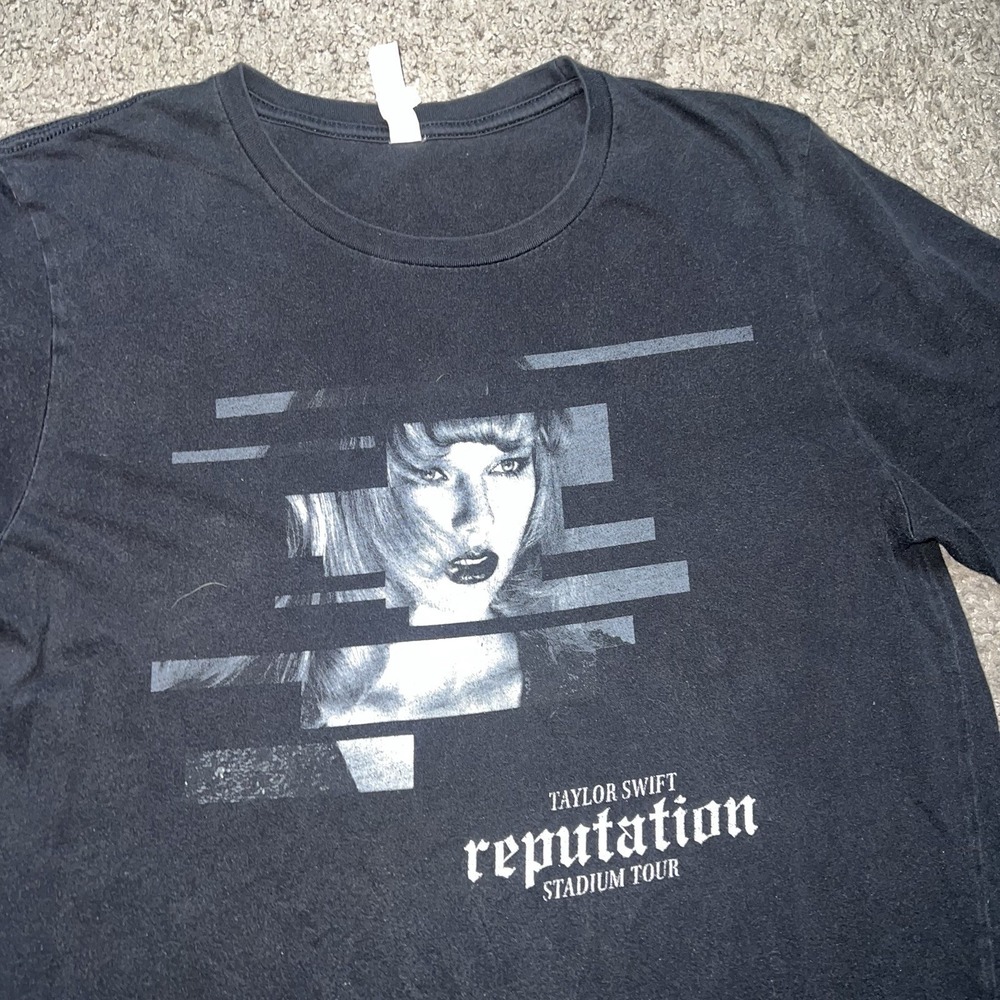 Taylor Swift Reputation Stadium Tour Women Black Cotton Graphic Print T-Shirt M